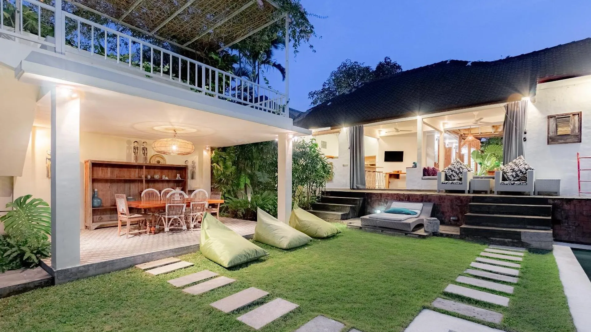 Villa Bumi - Playful & Quirky 3Br Villa Near Seminyak, A Unique Getaway Kerobokan  0*, Kerobokan (Bali) Indonesia