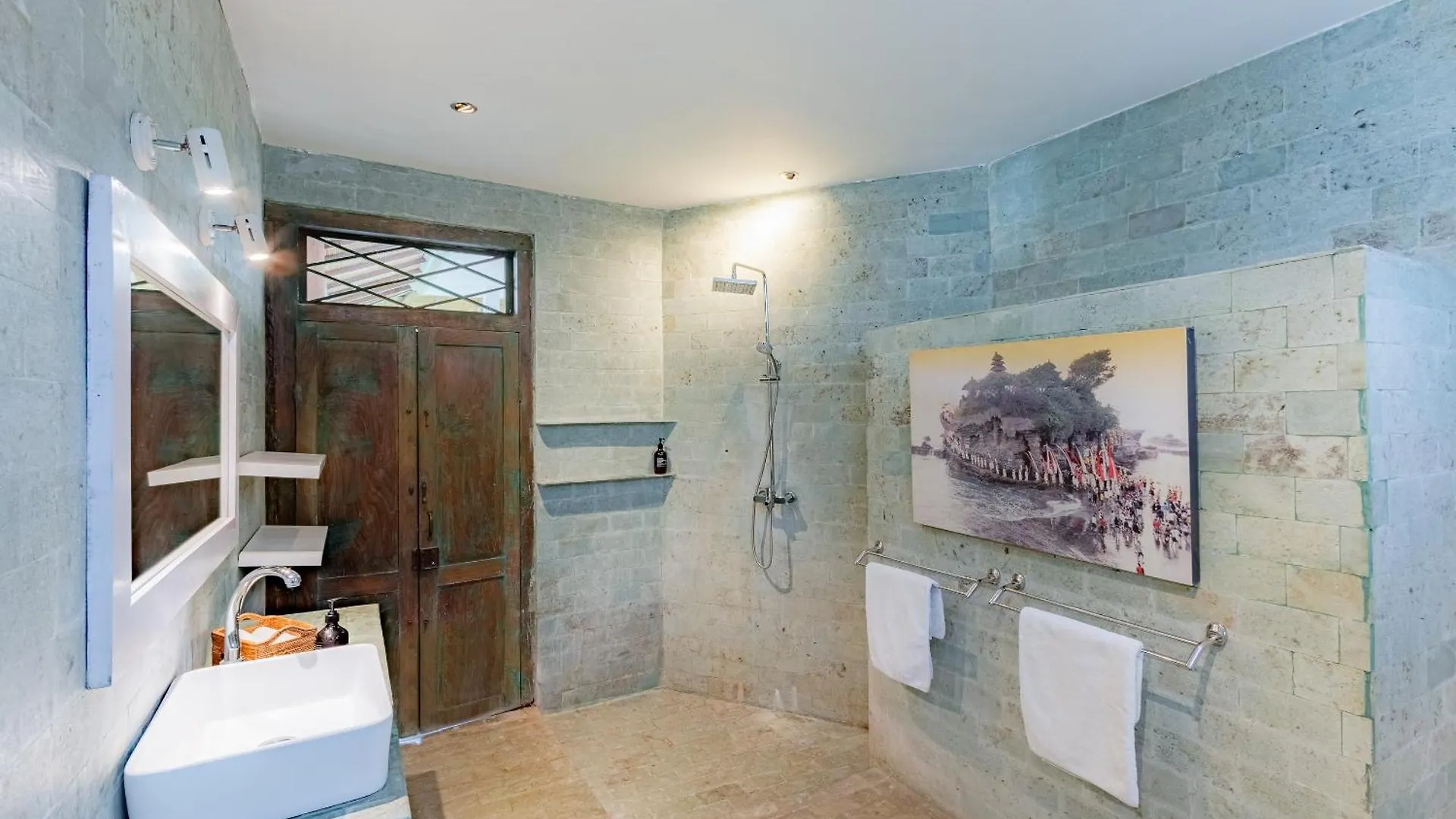 Villa Bumi - Playful & Quirky 3Br Villa Near Seminyak, A Unique Getaway Kerobokan  Indonesia